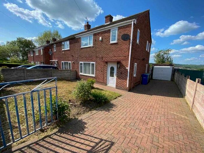 3 Bedroom Property To Rent In Spring Vale Road, Brimington, Chesterfield, S43