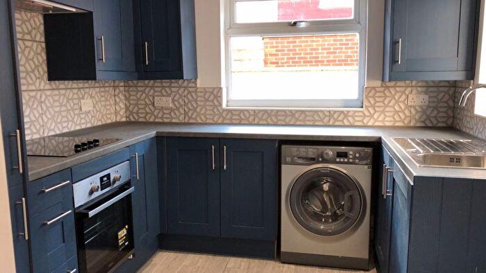 4 Bedroom Terraced House To Rent In Albert Edward Road, Liverpool - / Student Property, L7