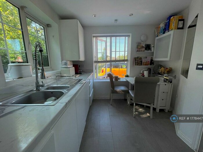 3 Bedroom Terraced House To Rent In Hornsby Fields, Didcot, OX11