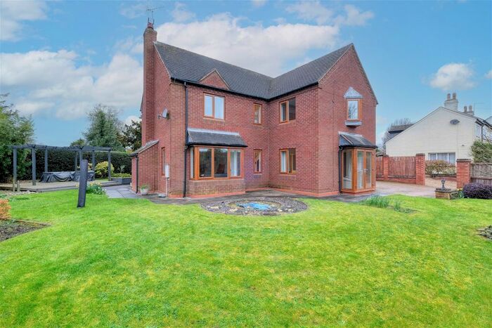 4 Bedroom Detached House For Sale In The Ridgeway, Astwood Bank, B96