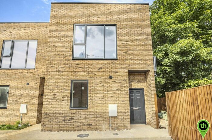 2 Bedroom Semi-Detached House To Rent In Beagle Close, London, NW7