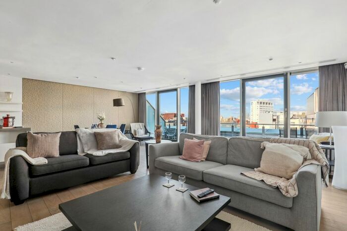 2 Bedroom Flat To Rent In Wardour Street, London, W1D