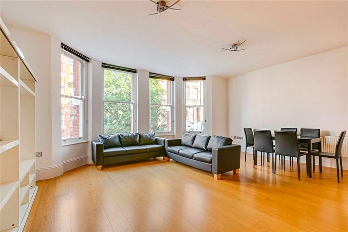 3 Bedroom Flat To Rent In Nevern Square, London, SW5