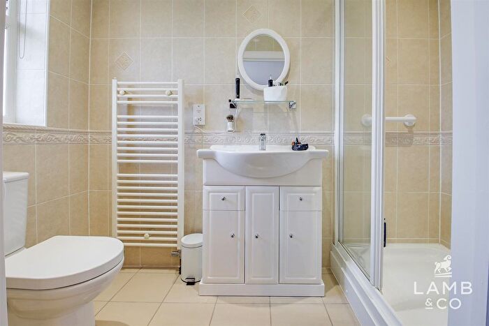 2 Bedroom Detached Bungalow For Sale In Highlands Grove, Great Clacton, CO15