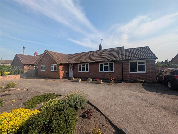 3 Bedroom Detached Bungalow For Sale In Warwick Road, Balderton, NG24