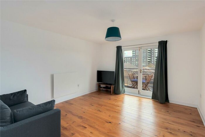 2 Bedroom Flat To Rent In Bruford Court, Deptford, London, SE8