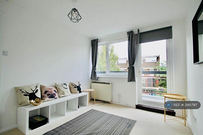 4 Bedroom Maisonette To Rent In Coombe Road, Kingston Upon Thames, KT2
