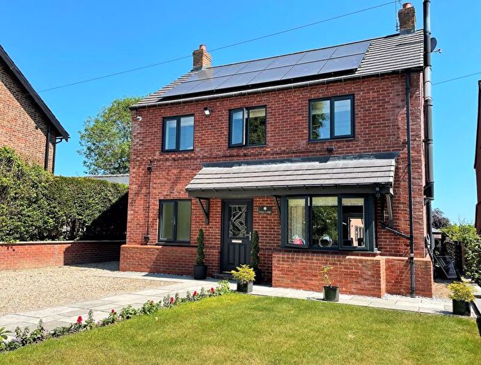 4 Bedroom Detached House For Sale In Ganton Road, Foxholes, Driffield, YO25