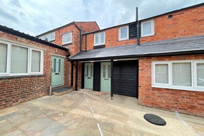 1 Bedroom Flat To Rent In Green Lane, Milton Keynes, MK12