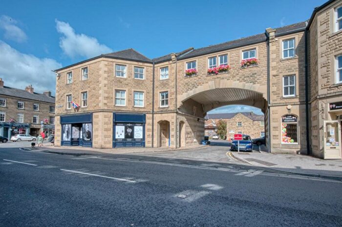 2 Bedroom Flat For Sale In Matlock Street, Bakewell, DE45