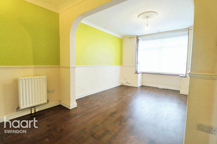 3 Bedroom Terraced House For Sale In Copse Avenue, Swindon, SN1