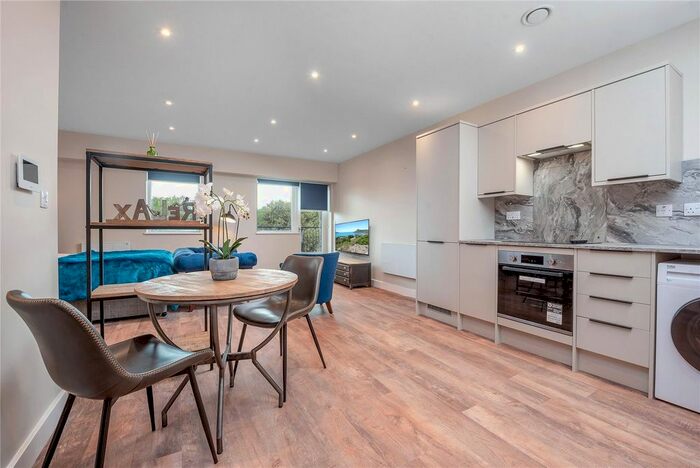 1 Bedroom Studio To Rent In Burleys Way, Leicester, LE1