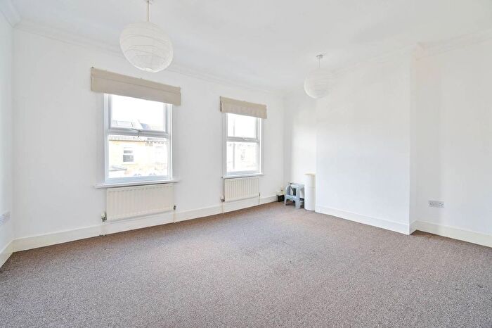 1 Bedroom Flat To Rent In Darrell Road, East Dulwich, London, SE22