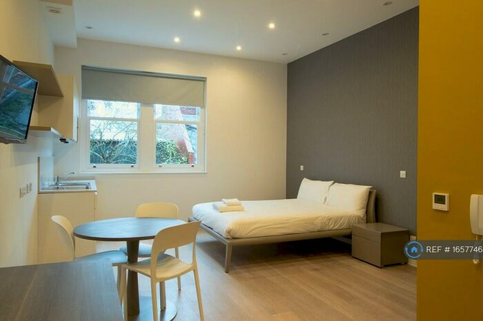Studio To Rent In Lymington Road, London, NW6