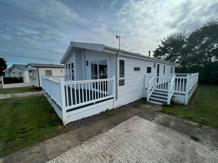3 Bedroom Property For Sale In Cayton Bay, Scarborough, North Yorkshire, YO11