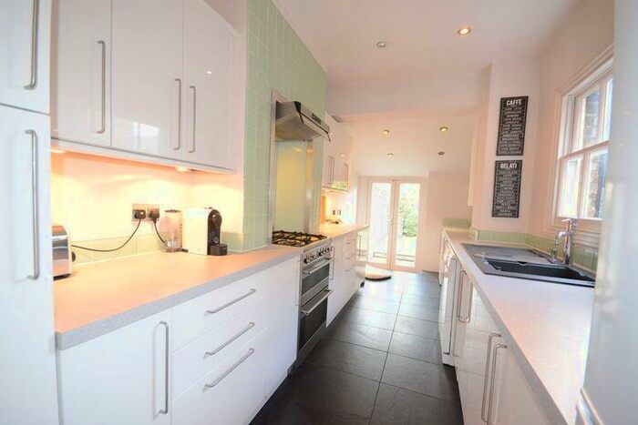 2 Bedroom Cottage To Rent In Bexley Street, SL4
