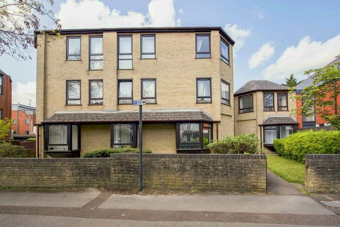 2 Bedroom Apartment To Rent In Stephen Road, Headington, OX3