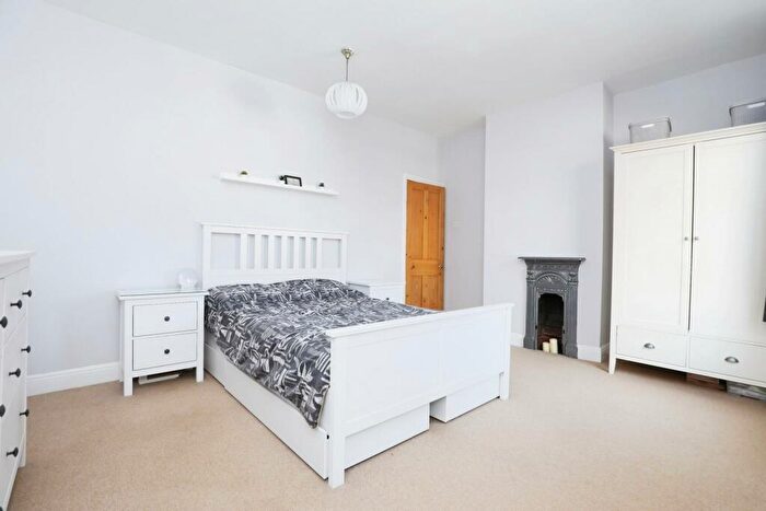 2 Bedroom Terraced House For Sale In Aisthorpe Road, Woodseats, Sheffield, S8
