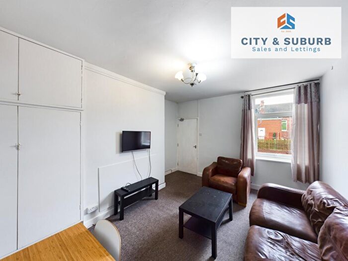 3 Bedroom Flat To Rent In Spencer Street, Heaton, Newcastle Upon Tyne, Tyne And Wear, NE6