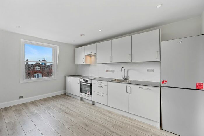 2 Bedroom Flat To Rent In King Street, London, W6