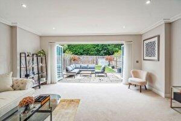 3 Bedroom House To Rent In Scholars Walk, Gerrards Cross, Buckinghamshire, SL9