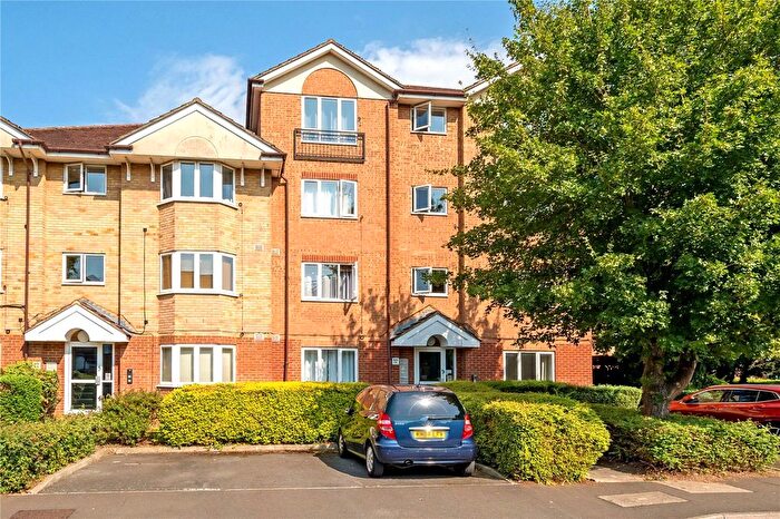 1 Bedroom Flat To Rent In Varsity Drive, Twickenham, TW1