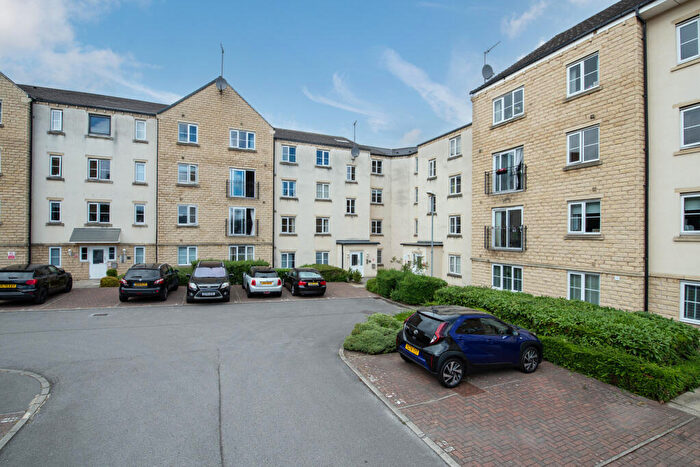 2 Bedroom Apartment For Sale In Merchants Court, Bingley, West Yorkshire, BD16