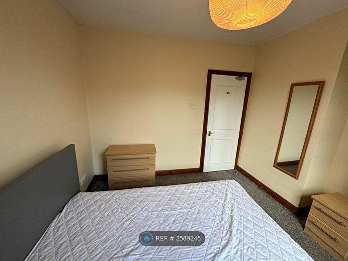 2 Bedroom Flat To Rent In Didsbury, Manchester, M20