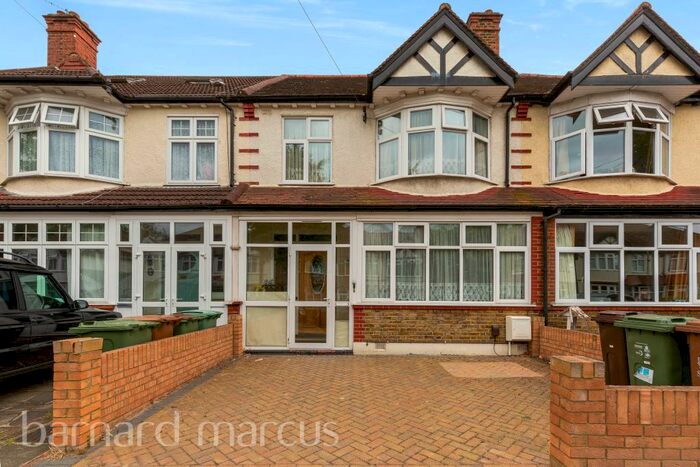 3 Bedroom House To Rent In Godalming Avenue, Wallington, SM6