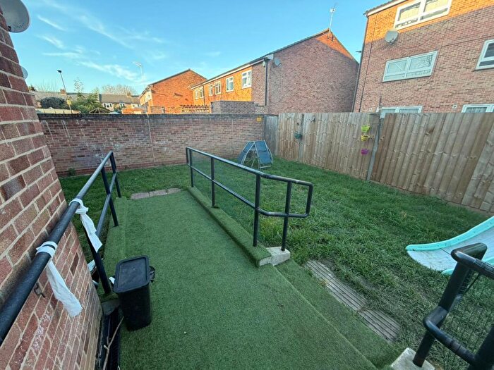 2 Bedroom Flat To Rent In Alnwick Road, London, E16