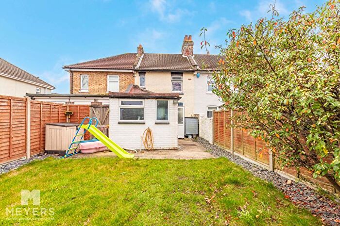 3 Bedroom Terraced House For Sale In Beaconsfield Road, Christchurch, BH23