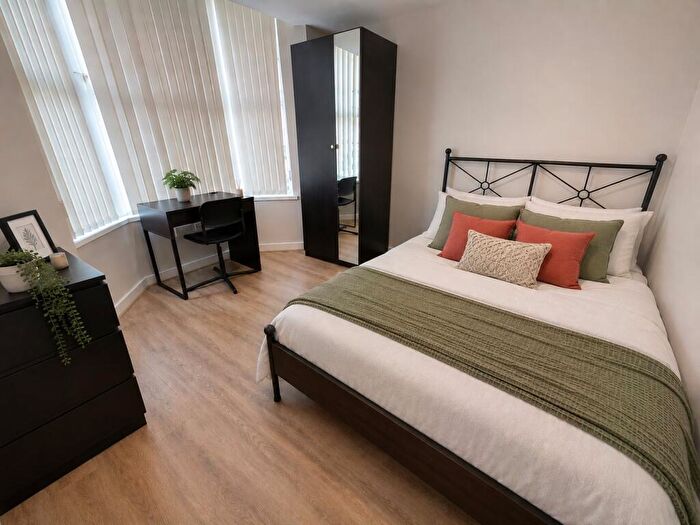 6 Bedroom House To Rent In Empress Road, L7