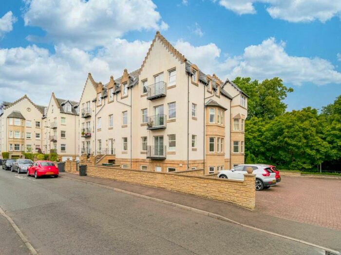 3 Bedroom Flat To Rent In Mid Steil, Greenbank, Edinburgh, EH10