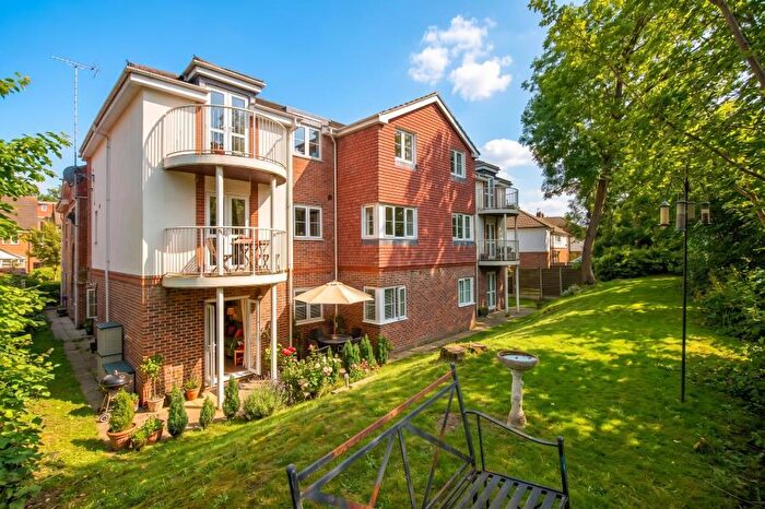 1 Bedroom Apartment To Rent In Woking, Surrrey, GU21