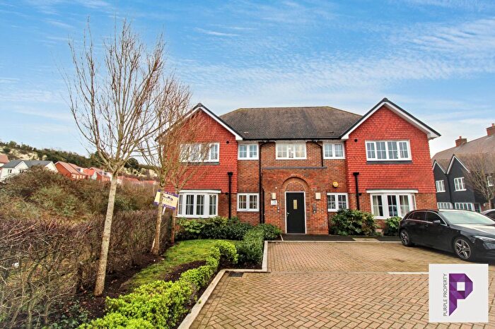 1 Bedroom Flat For Sale In Nightingale Drive, Rochester, ME1