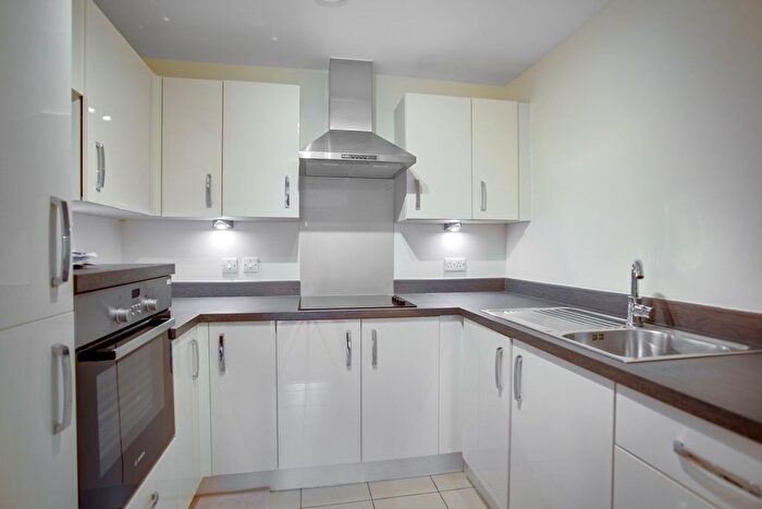 2 Bedroom Flat To Rent In Keeper Close, Taunton, TA1