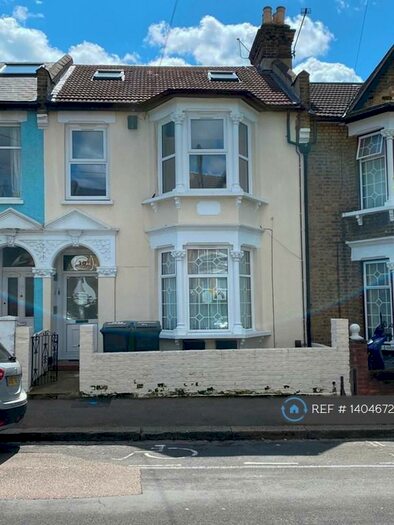 Studio To Rent In Walthamstow, London, E17