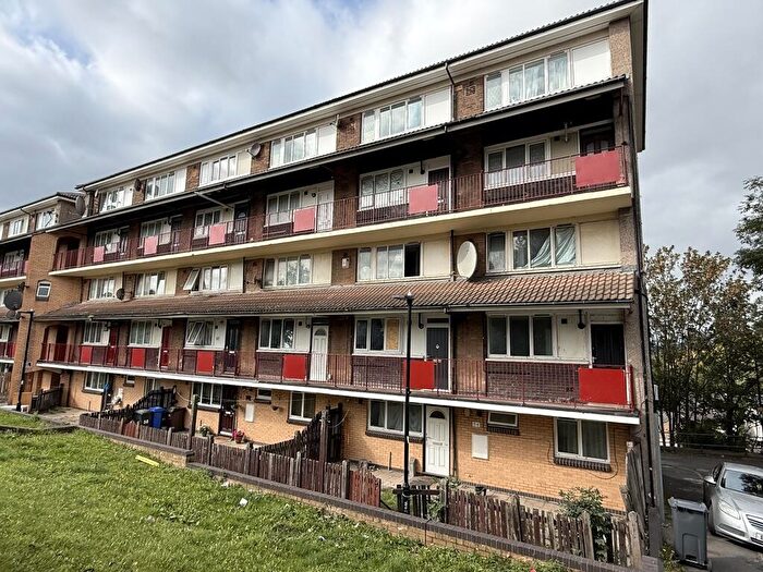2 Bedroom Flat For Sale In Nottingham Cliff, Pitsmoor, Sheffield, South Yorkshire, S3