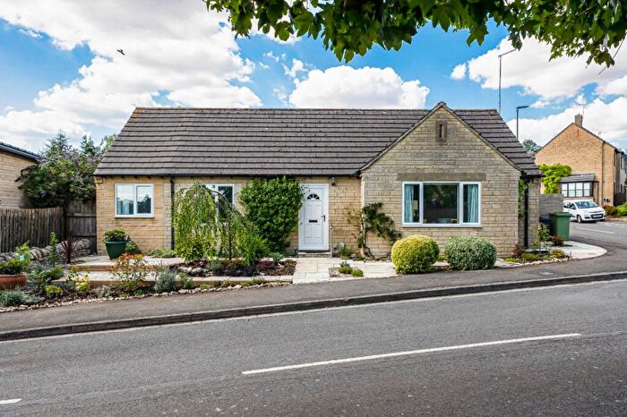 3 Bedroom Bungalow For Sale In Hammond Drive, Northleach, Cheltenham, Gloucestershire, GL54