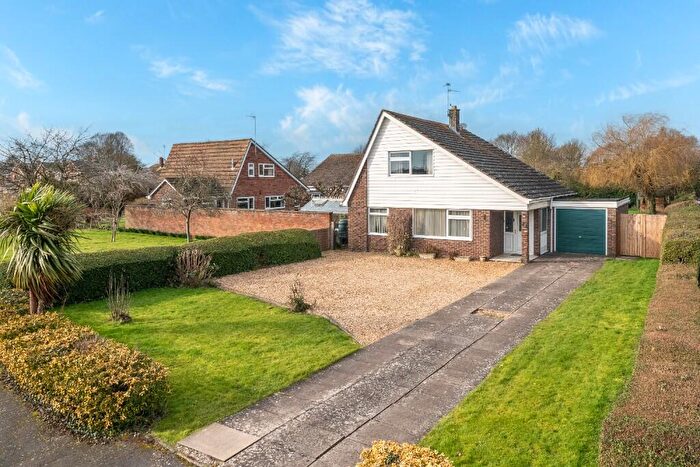 3 Bedroom Chalet For Sale In Claypole Drive, Northborough, PE6