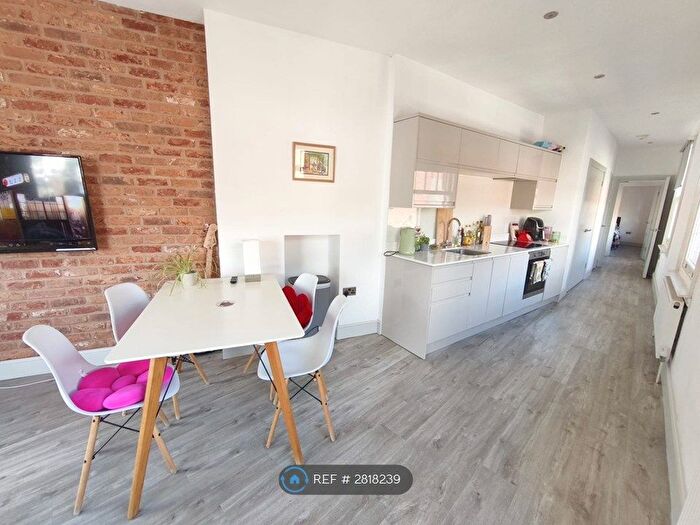 1 Bedroom Flat To Rent In Market Street, Stourbridge, DY8