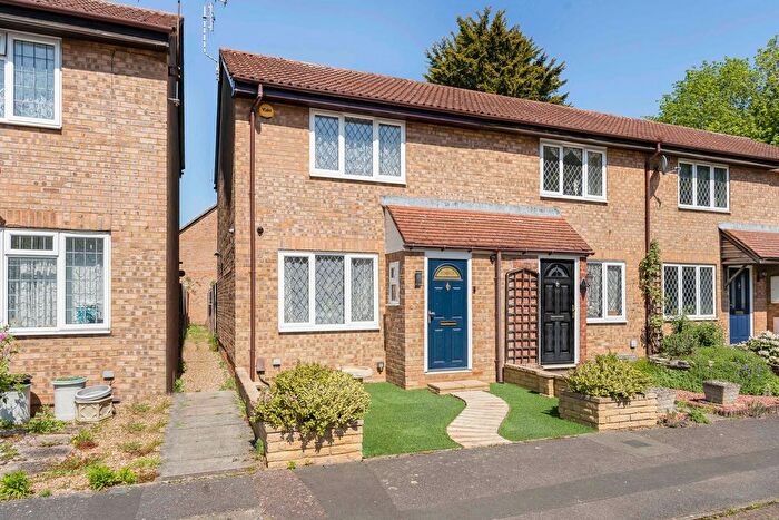 2 Bedroom End Terrace House For Sale In Quincy Road, Egham, Surrey, TW20