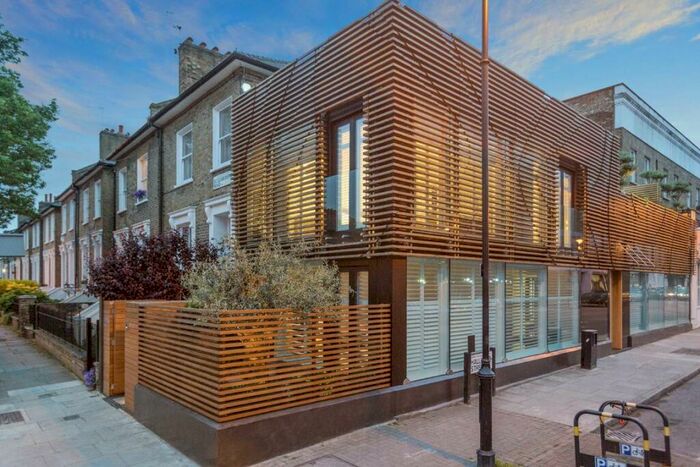 3 Bedroom House To Rent In Halliford Street, Angel, N1