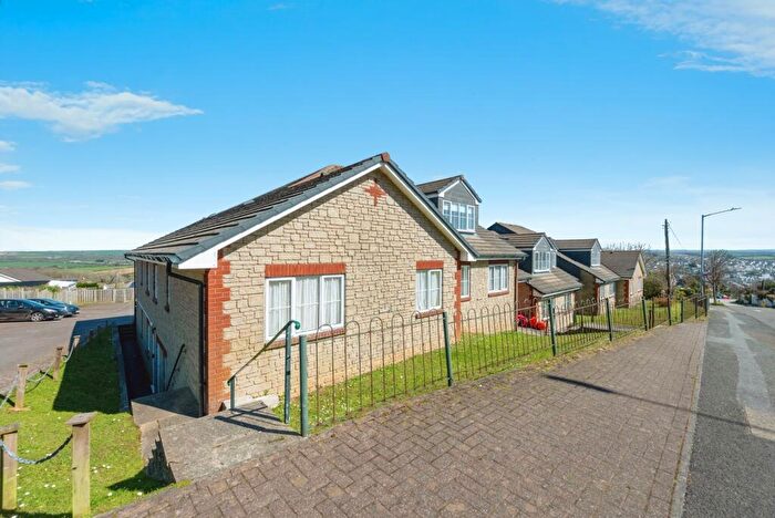 2 Bedroom Flat For Sale In West Hill, Wadebridge, Cornwall, PL27