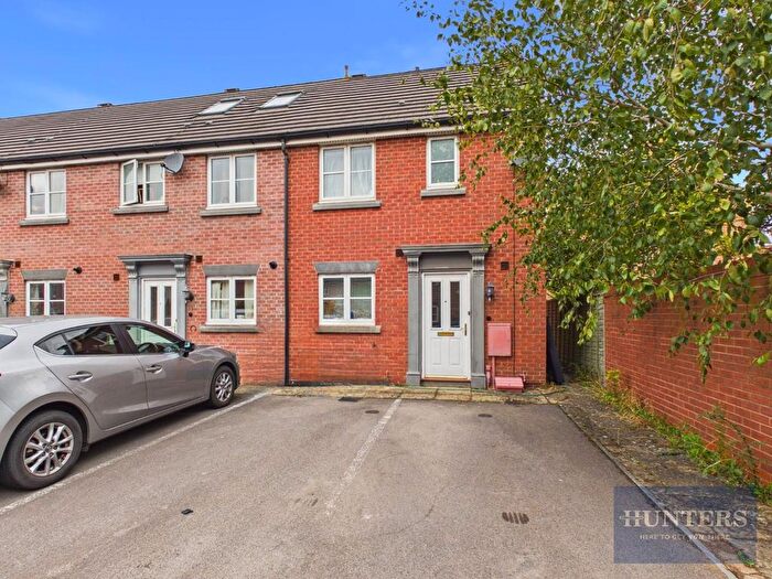 3 Bedroom End Terrace House To Rent In Kingfisher Drive, Cheltenham, GL51