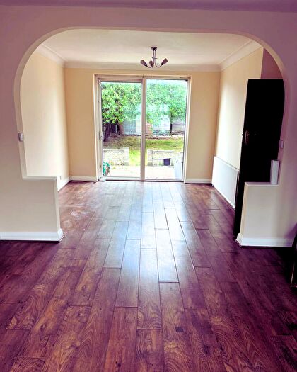 3 Bedroom Semi-Detached House To Rent In Otley Drive, Ilford, IG2