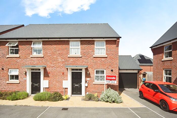 3 Bedroom Semi Detached House For Sale In Rossiter Road, Cheddon Fitzpaine, Taunton, TA2