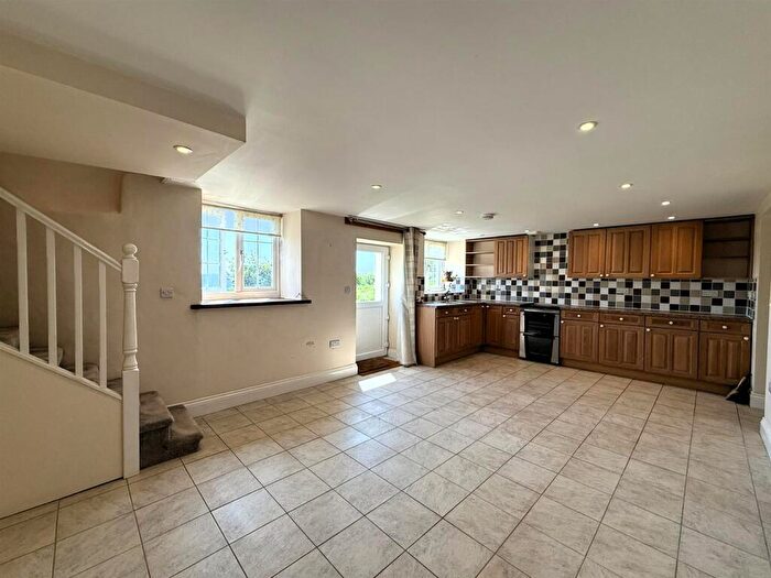 1 Bedroom Semi-Detached House To Rent In Chevithorne, Tiverton, EX16