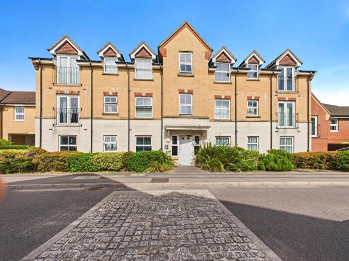 2 Bedroom Flat For Sale In Sunlight Gardens, Fareham, PO15
