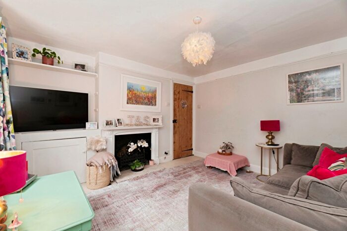 3 Bedroom Detached House For Sale In Lower Road, Little Bookham, Leatherhead, Surrey, KT23